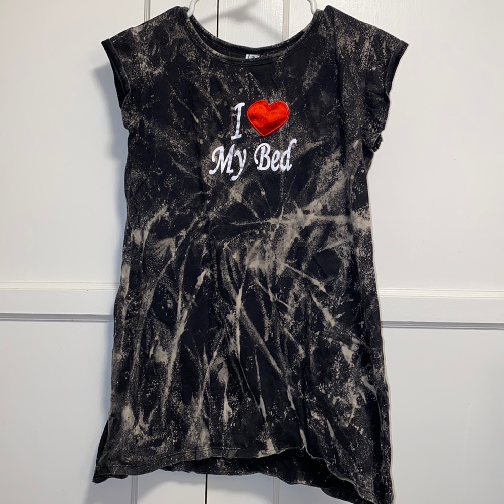 Rampage Medium Black Bleach Dye Embroidered Heart Tee